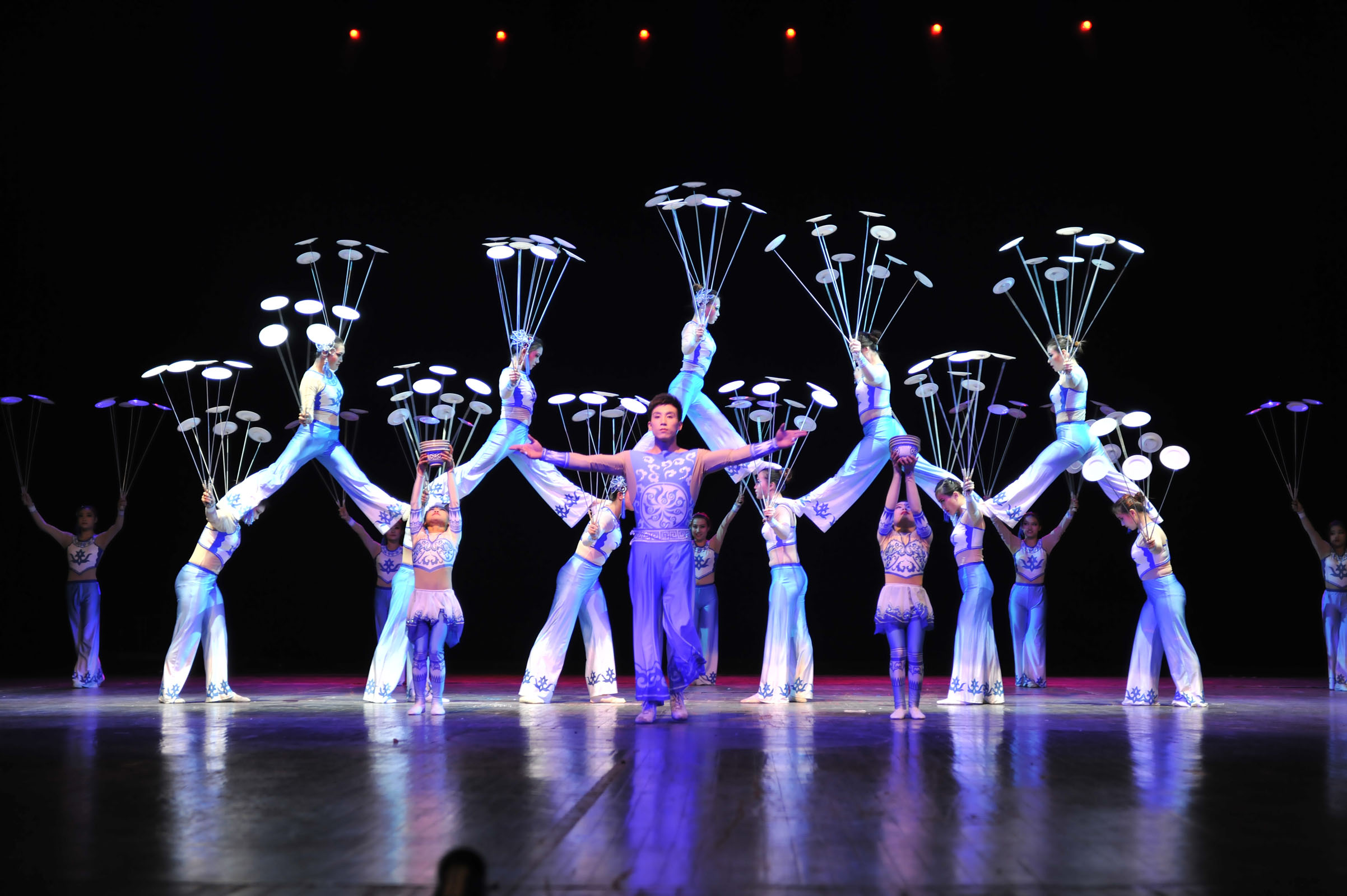 Spectacle D acrobates Brossard Rive Sud Express