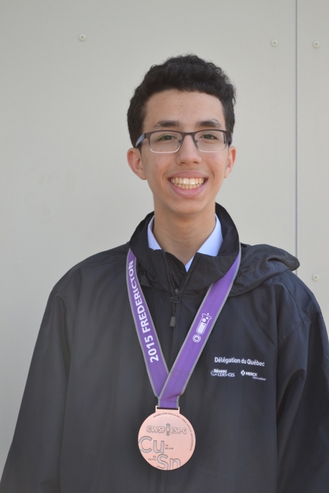 Kenz Zaghib, lauréat du Prix de l'Excellence - Intermédiaire - Médaille de bronze à l'Expo-sciences pancanadienne à Fredericton au Nouveau-Brunswick