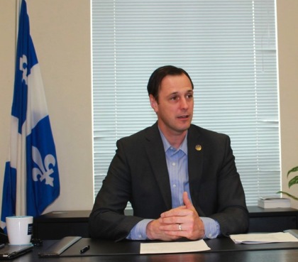 Le député de Chambly est en opposition à la hausse des tarifs pour les garderies scolaires.