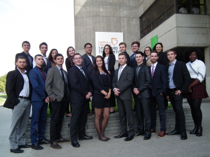 Jean junior Brisebois-Martel, Valmon Boissy, Simon Sabourin, Alexandre Laforest, Anabelle Giroux, Samuel Paquin, Yanick Bertin, Simon Rioux, Mario Grlic-Jurjevic, Constance Kalumba; Deuxième rangée: Gabriel Delorme-Trépanier, Mikael Hébert, Laurence Bettez, Sabrina Chenail-Sheehan , Charles L'Heureux, Julie Gagné, David Delorme, Martin Legault-Lapalme, Amélie Lorrain-Ferreira, Martine Crevier