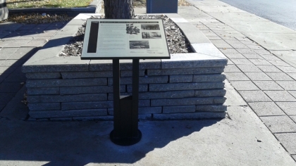 Dévoilement d'une plaque didactique de commémorative ce dimanche à Longueuil.