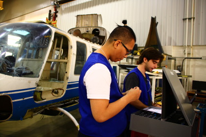 Un nouveau DEC-BAC en Avionique et offert conjointement par La Polytechnique Montréal et l'École nationale d'aérotechnique.
