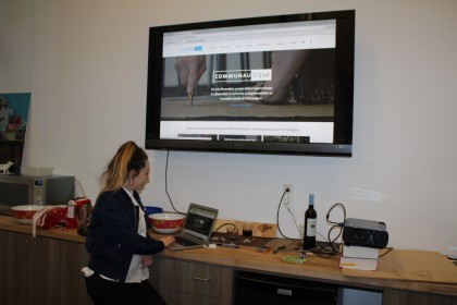 Les membres de Communautique ont apprécié la présentation de Sarah Cornus, conceptrice web, du nouveau site de l'organisme: clair et dynamique, il fait preuve de l'innovation et d’un esthétisme visuel hors pair.