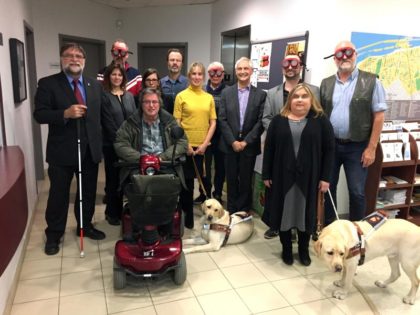 Les élus de Saint-Lambert ont vécu un atelier de sensibilisations aux conditions des personnes handicapées.